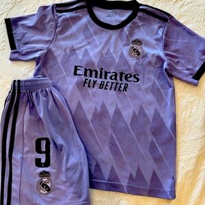 Fly Emirates soccer set. U.S. SZ 24 youth or fits like a 7/8